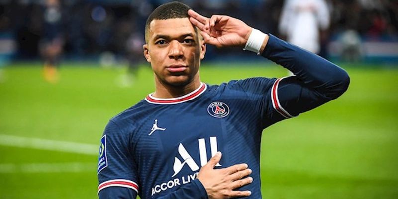 CF Là Vị Trí Nào Trên Sân F8BET? Vai Trò Và Huyền Thoại Bóng Đá